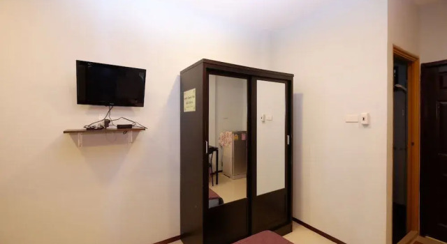 Amornrat Place, Varaa Hotelli Hotellit North-Eastern Thailand pysäköinnillä, Pysäköinti