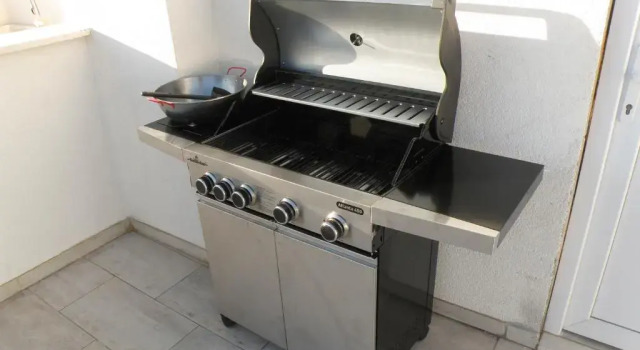 Апартаменты Apartment with terrace and free parking - Beach nearby