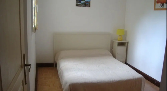Aux Aliziers, Rezervați Hotel Hoteluri în Peyreleau cu parcare, Parcare