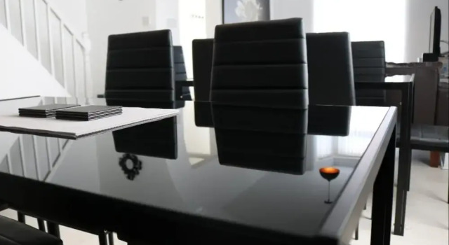 Modern Liverpool House Sleeps 12 Netflix