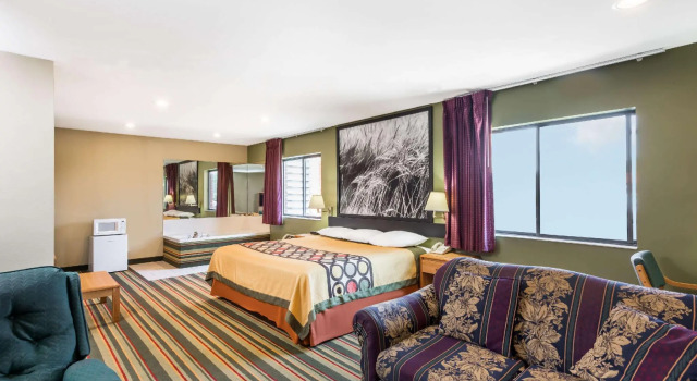Doppel Suite mit Poolblick Super 8 by Wyndham Chanute