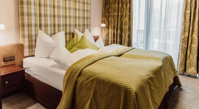 Полулюкс с балконом Der Eisvogel - Wellness- & Genusshotel