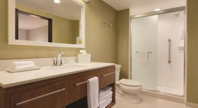 Номер Standard Home2Suites by Hilton Oklahoma City South