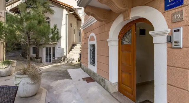 Beautiful Apartment House On The Seaside