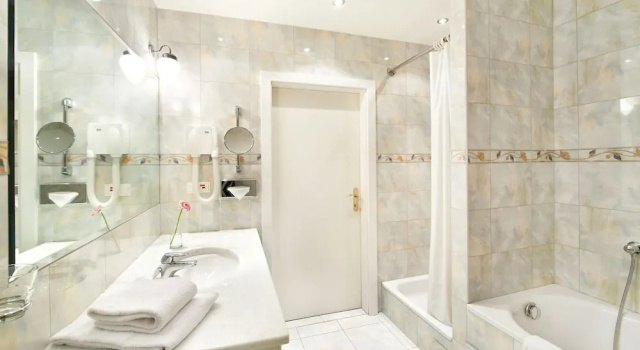 Четырёхместный номер Standard Schild Rooms - Self Check-in - Nature and Wine Area