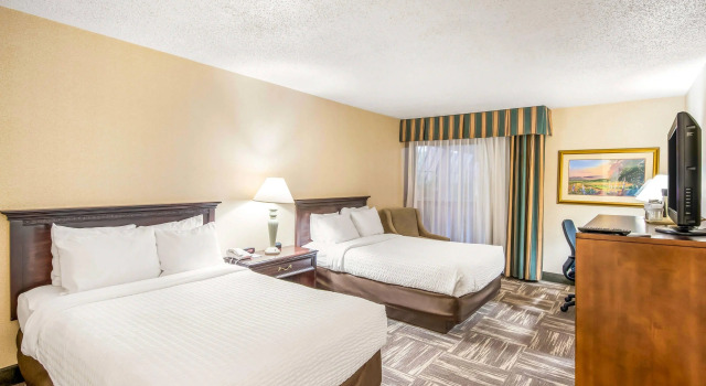 Четырёхместный номер Standard Clarion Inn Grand Junction Airport