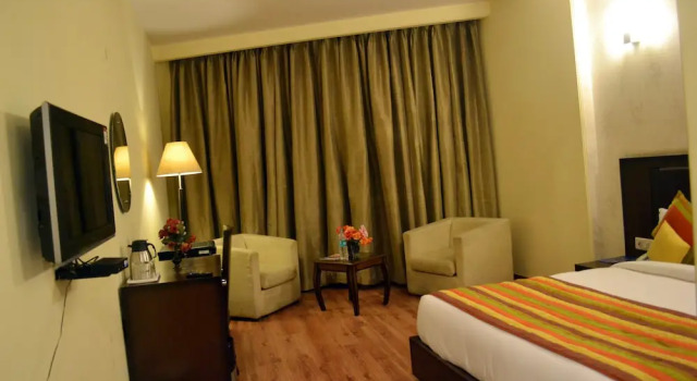 Люкс Classic с балконом Hotel Venus
