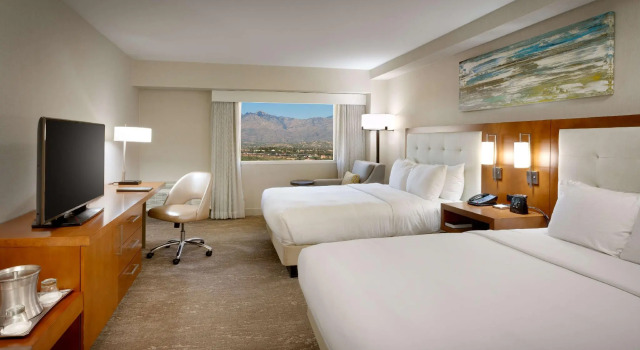 Четырёхместный номер Standard Hilton Tucson East
