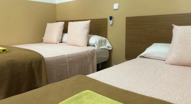 Трёхместный номер Budget Rooms Barco