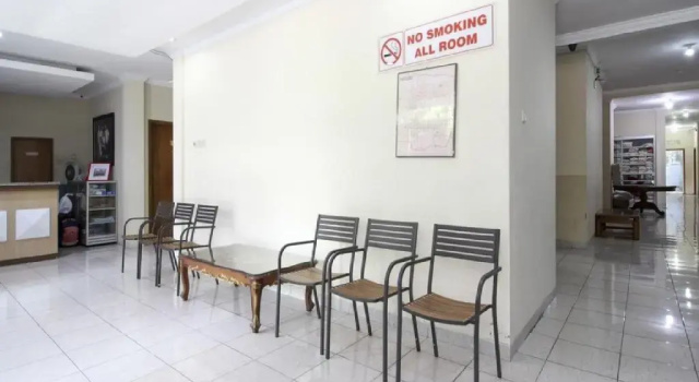 Двухместный номер Standard RedDoorz Plus near Stadion Mandala Krida