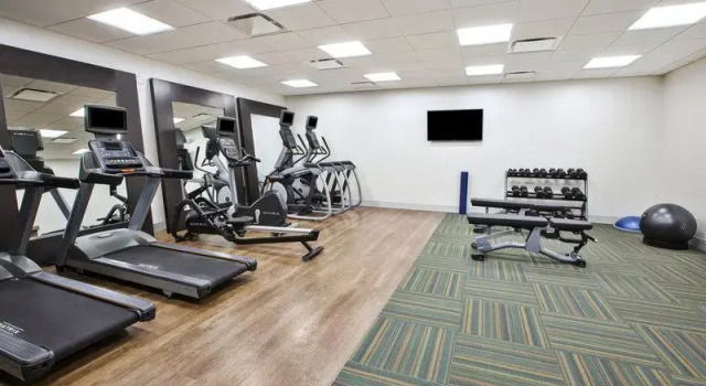 Люкс Holiday Inn Express & Suites Okemos - University Area by IHG