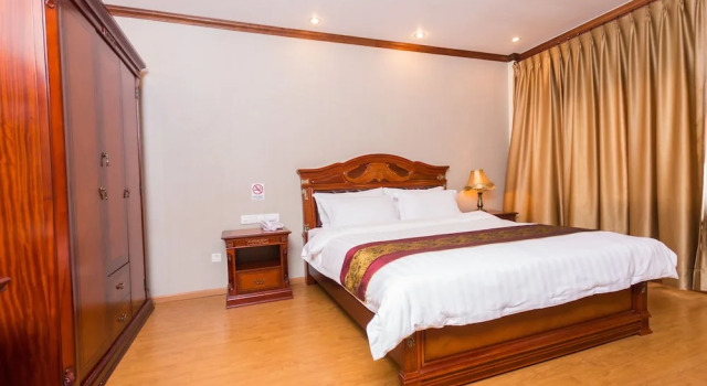 Двухместный номер Executive с балконом и с видом на реку Mekong Hotel