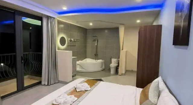 Двухместный номер Deluxe с балконом Như Ý Hotel Tây Ninh