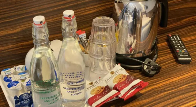 Четырёхместный номер Standard Crestfield Hotel