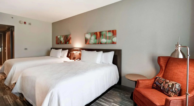 Четырёхместный номер Standard Hilton Garden Inn Lansing West