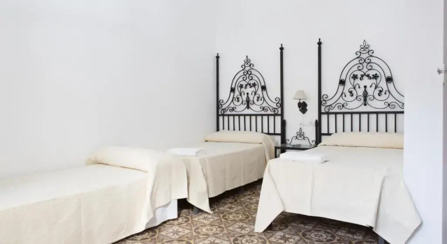 Hostal Palacio del Corregidor, Забронировать Отель Отели Кордовы с парковкой, рядом с Театр Tablao Cardenal, Парковка