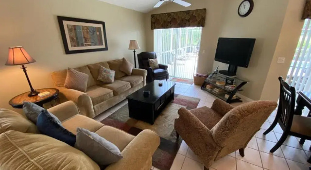1531GUV -Home away from home! Golf front villa!