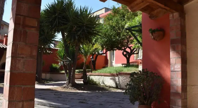 Piazza San Giorgio, Забронировать Гостевой дом Дольянова Южная Сардиния
