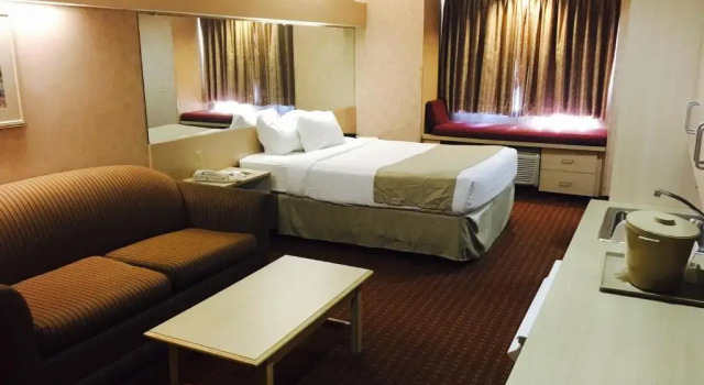 Люкс Microtel Inn & Suites by Wyndham Syracuse Baldwinsville