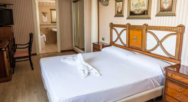 Hotel El Cisne, Забронировать Отель Отели Сарагосы 3 звезды, 3*