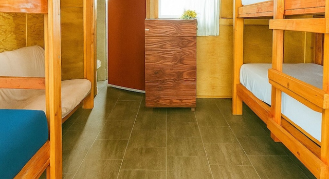Bett im Wohnheim mit Bergblick Open Gate Hostel Hawaii