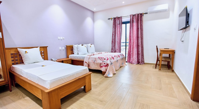 Двухместный семейный номер Standard с балконом и с видом на город Helena Home - Kribi