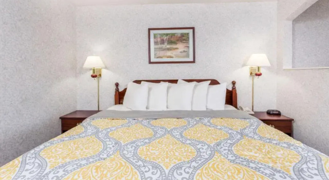 Номер Standard Days Inn by Wyndham Battlefield Rd/Hwy 65