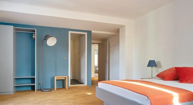 Josephines Guesthouse - WOMEN ONLY with rooftop and community area, Забронировать Отель 04. Ауссерзиль Цюрих, рядом с Zurich Christmas Market