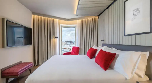 Двухместный люкс c 1 комнатой Canopy by Hilton Madrid Castellana