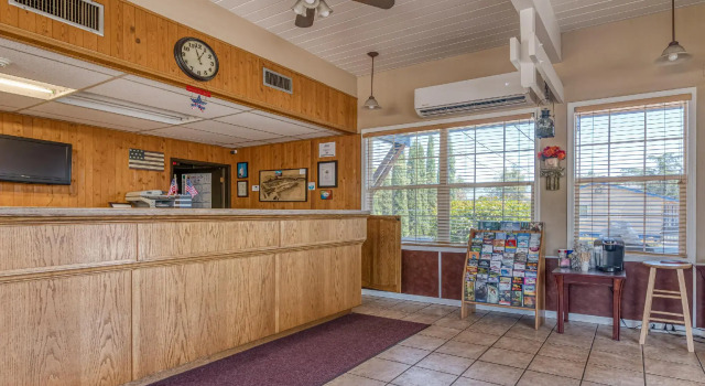 OYO Hotel Medford North OR, Prenota Hotel Medford 