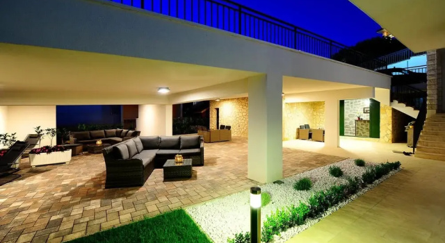 Beautiful Apartment in Podstrana With Sauna, Wifi and 2 Bedrooms, Rezerwuj Apartament Podstrana Split Region