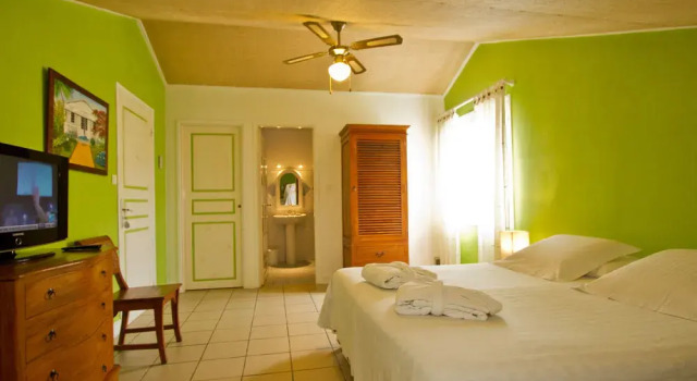 Villa Mascarine, Book Villa Hotels in Saint-Paul with Parking, Parking