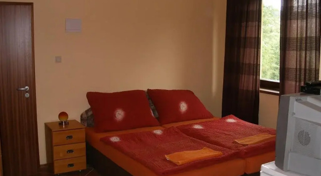 U Certa, Rezerwuj Hotel Hotele w Central Bohemia z parkingiem, Parking