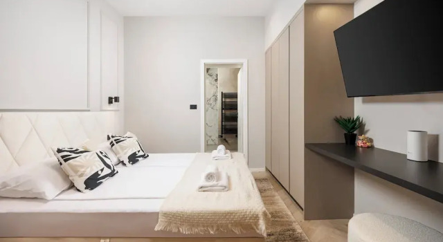 Студия Deluxe с балконом и с видом на внутренний двор Marvie Apartments