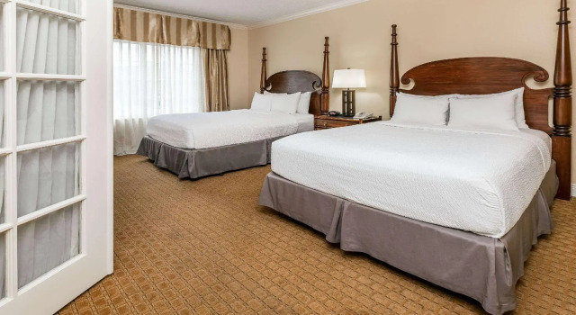 Четырёхместный люкс Richmond Inn & Suites-baton Rouge