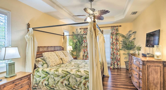 3 Mi to Downtown Cape Coral: Canal-Front Villa, Забронировать Вилла СПА-отели Кейп-Корал, SPA-услуги
