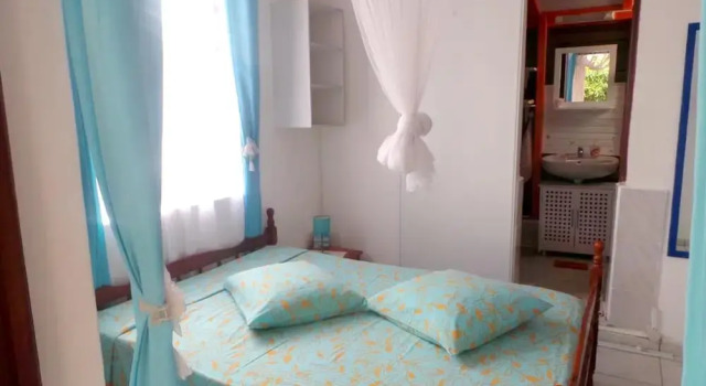 House With 2 Bedrooms in Bouillante, With Wonderful sea View, Enclosed, Rezerwuj Dom wakacyjny Hotele w Basse-Terre z parkingiem, Parking
