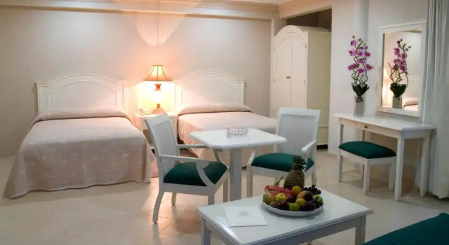 Полулюкс Excelaris Grand Resort Conventions & Spa
