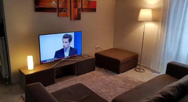 Holargos Metro Rooms, Забронировать Отель Халандри Афины, рядом с Этники Амина
