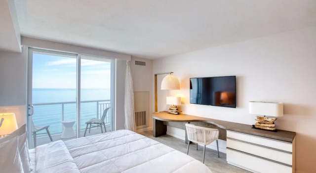 Двухместный номер Standard с балконом и с красивым видом из окна Daytona Grande Oceanfront Resort