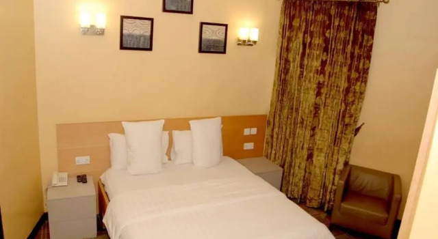 Kriscourt Hotel, Đặt Khách sạn Khách sạn ở Ife bao gồm bữa sáng, Bữa sáng