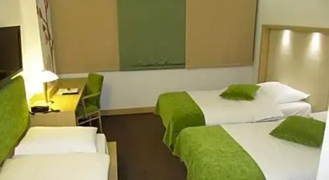 Трёхместный номер Standard Hotel Rebro