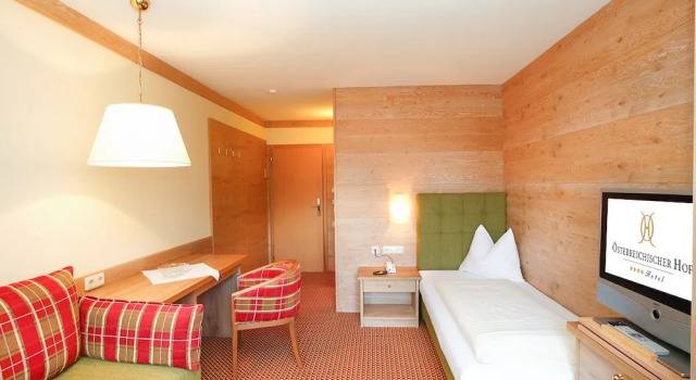 Номер Comfort Österreichischer Hof-im Bademantel direkt in die Alpentherme