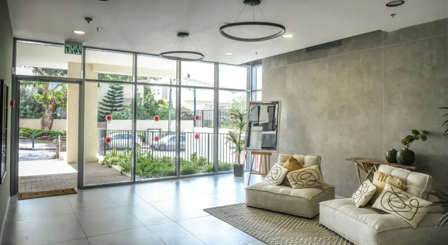 Spacious 3BR Apt w Garden Ramat Hasharon, Prenota Appartamento Ramat Hasharon Center District Israel