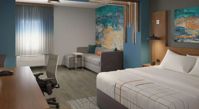 Люкс Deluxe La Quinta Inn & Suites by Wyndham Locust Grove
