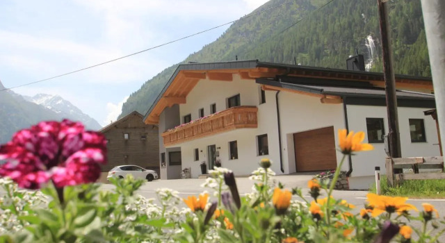 Apart Bergglück, Prenota Hotel Hotel a Tirolo con parcheggio, Parcheggio