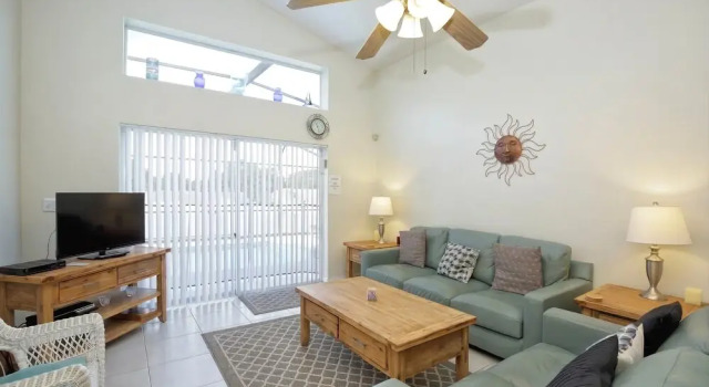 Cozy and Charming Gated Family Style Home w Pool, Book Hotel Hoteller i Four Corners med pool, Swimmingpool