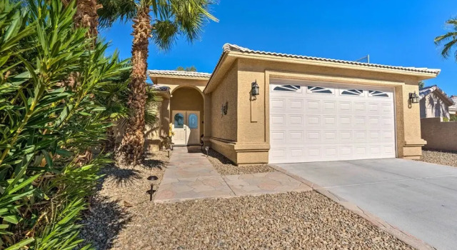 Fort Mohave Family Home w/ Golf Course Views!, Buchen Sie Ferienhaus Fort Mohave Nevada