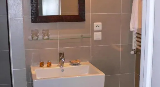 Двухместный номер Standard с видом на сад Hôtel de Mirmande