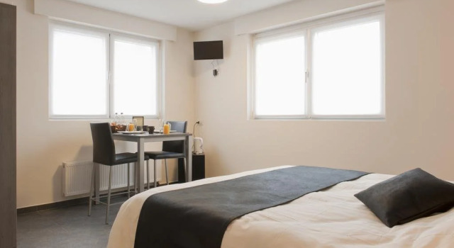Feestzaal De Kroon, Rezerwuj Hotel Hotele w Bruksela z parkingiem, Parking
